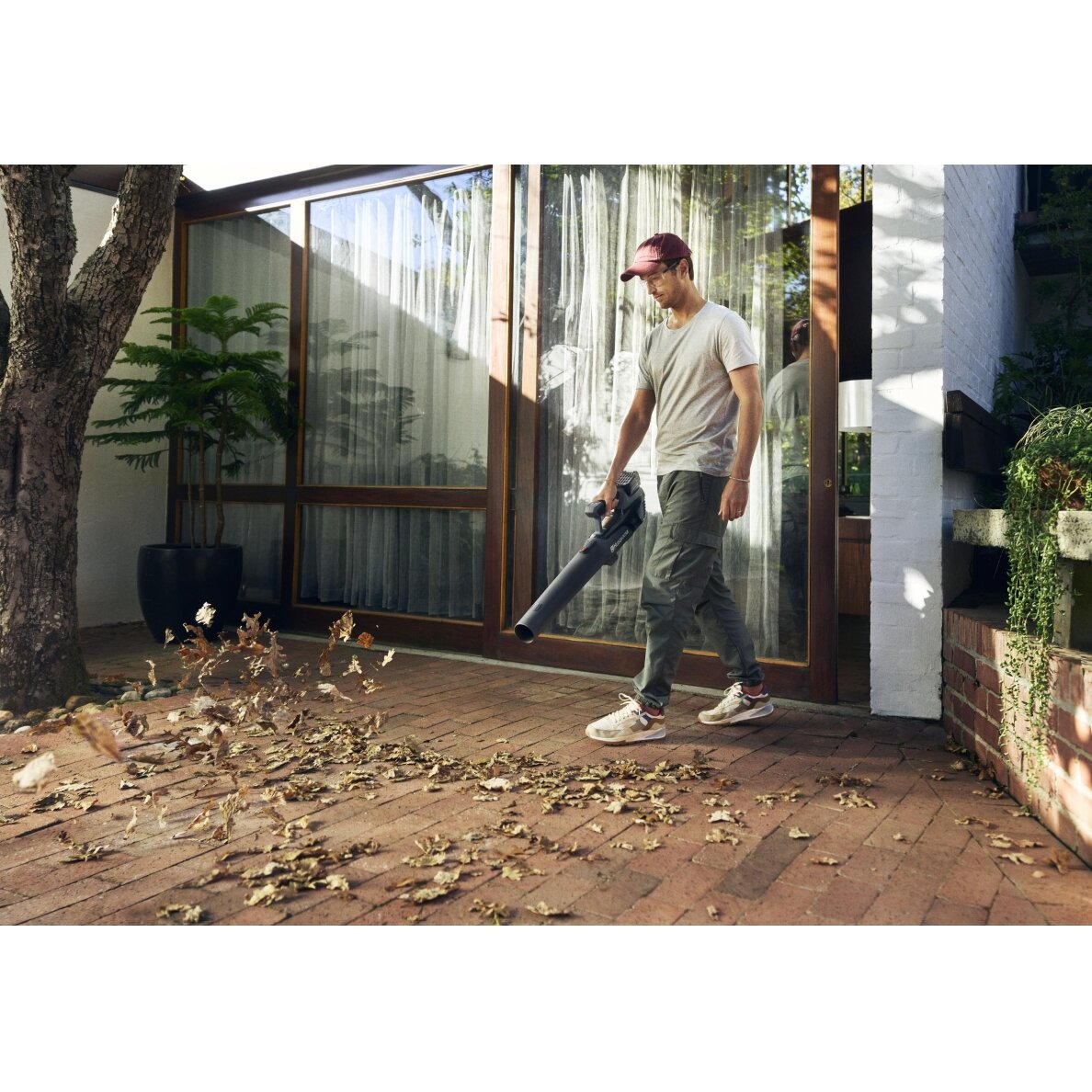 Husqvarna Aspire™ B8X-P4A be akumuliatoriaus ir įkroviklio 2 Husqvarna Aspire™ B8X-P4A be akumuliatoriaus ir įkroviklio 2