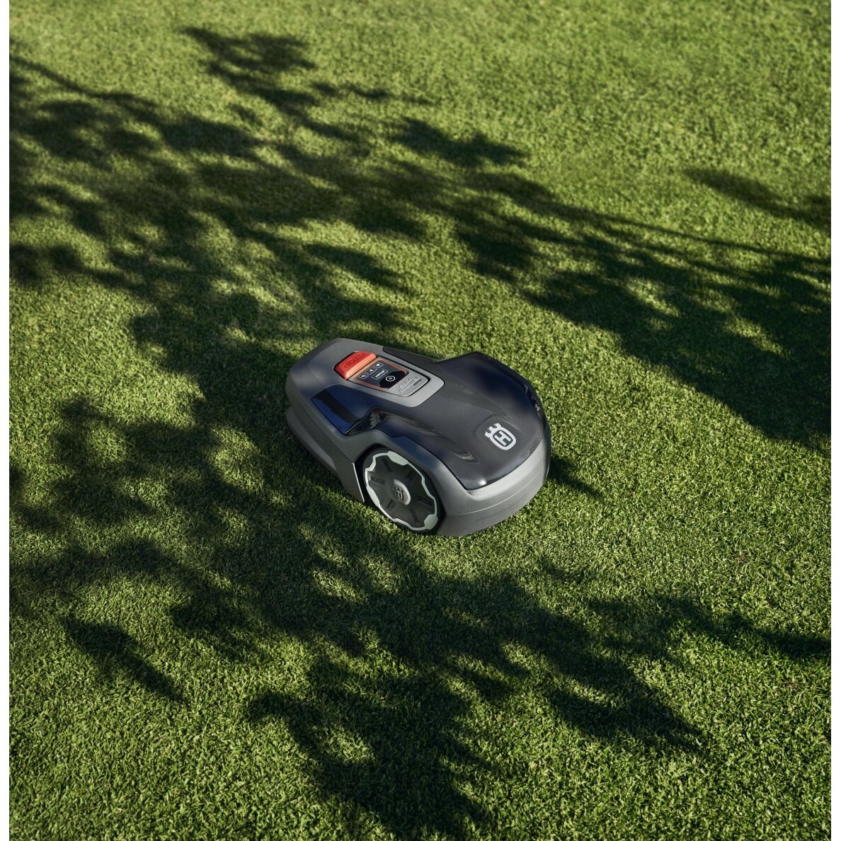 Husqvarna Automower® Aspire™ R4 2 Husqvarna Automower® Aspire™ R4 2