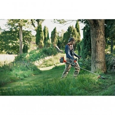 Husqvarna 122R su pjovimo galvute 1 Husqvarna 122R su pjovimo galvute 1