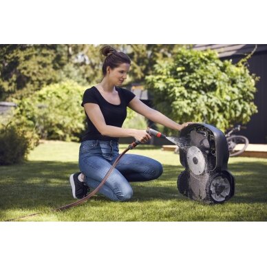 HUSQVARNA AUTOMOWER® 305 6 HUSQVARNA AUTOMOWER® 305 6
